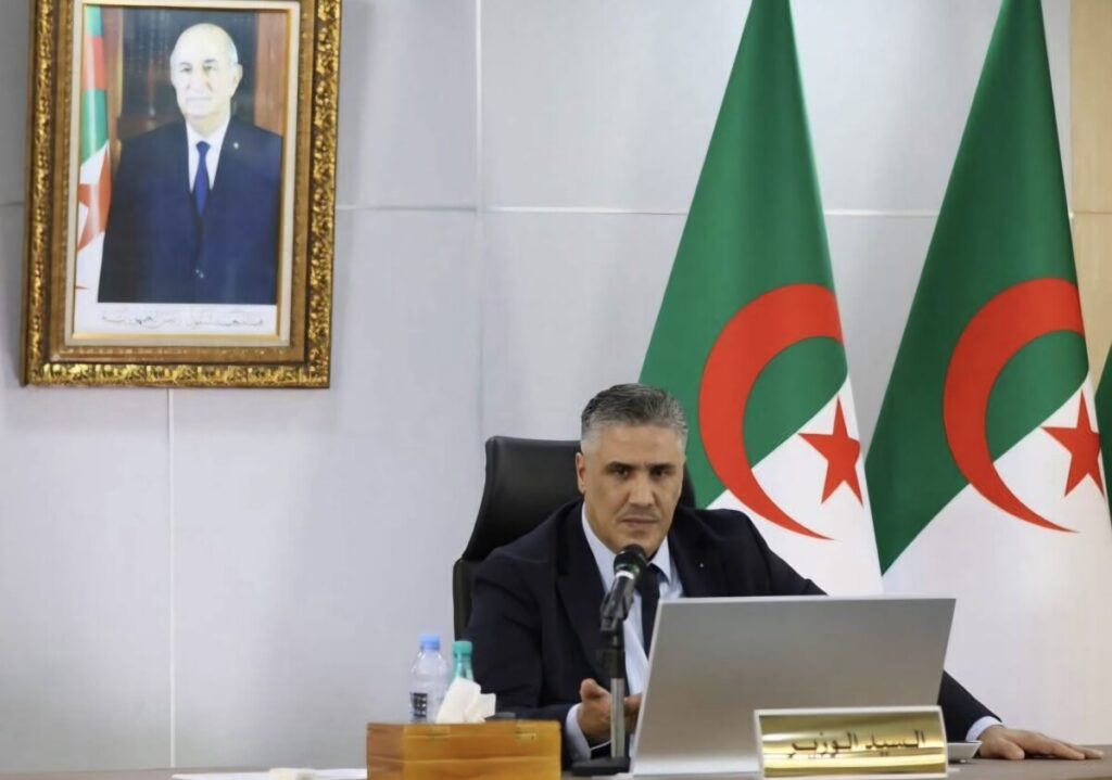 Le ministre de l'Habitat, Mohamed Tarek Belaribi vient de lancer une vaste opération d'évaluation de ses directeurs à travers le pays.