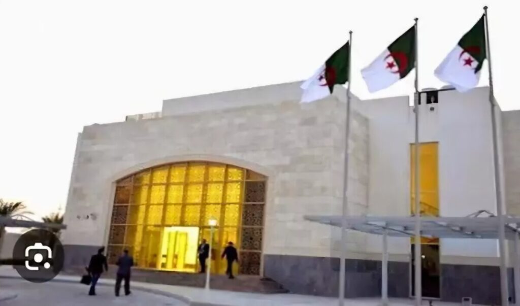 Qatar : l’ambassade d’Algérie à Doha facilite le départ des ressortissants algériens