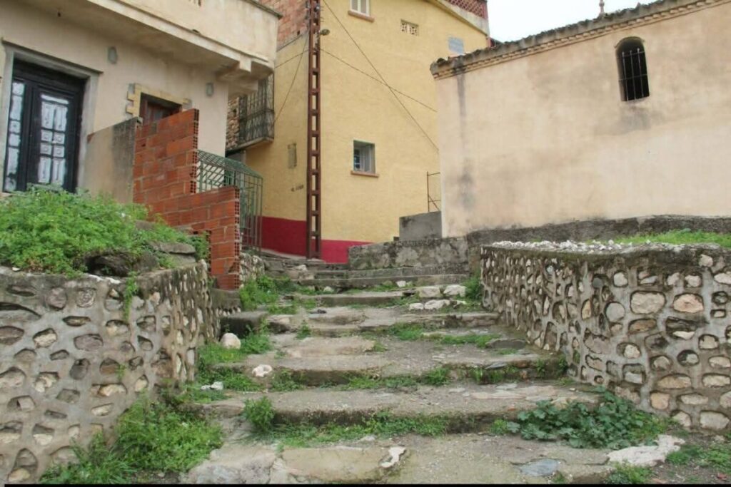 Une grande partie du réseau routier de la wilaya de Tizi-Ouzou reste encore en mauvais état. L'Etat décide d'agir.