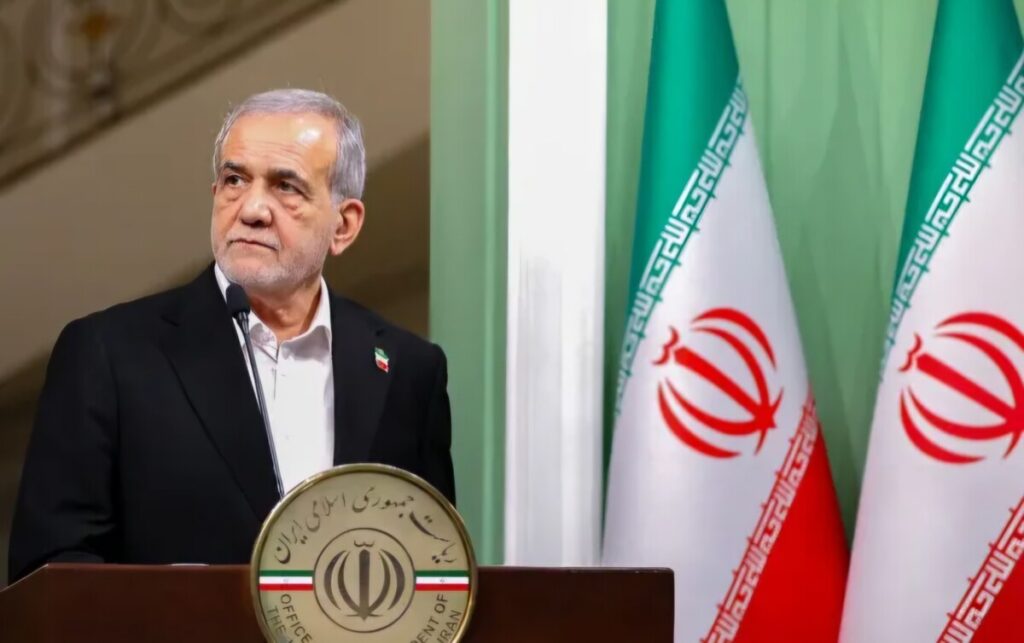 L’Iran fait son « mea culpa » aux pays du Golfe L'Iran, à travers son président, M.Massoud Pezeshkian, vient de reconnaître son « erreur » d'avoir pris pour cible les pays du Golfe voisin.