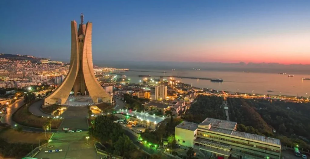 Alger en ordre de bataille pour un Aïd el-Fitr 2026 exemplaire À l’approche de l’Aïd el-Fitr 2026, le wali d’Alger, Mohamed Abdennour Rabehi, a présidé ce jeudi une réunion de coordination capitale.