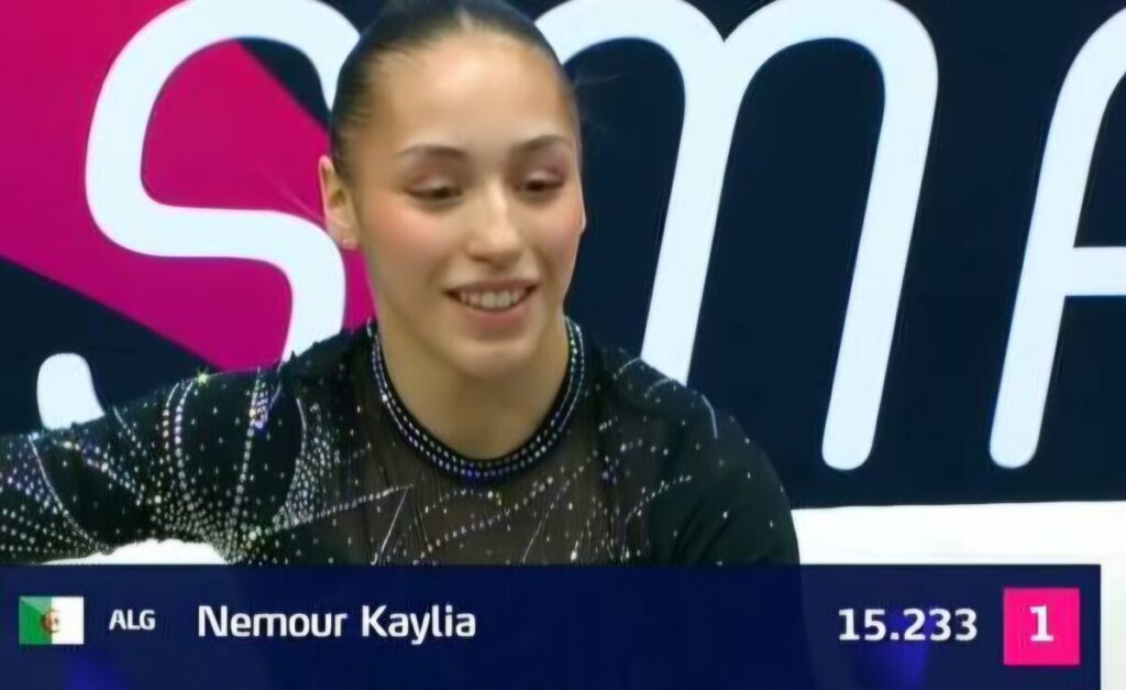 La championne olympique algérienne Kaylia Nemour poursuit son irrésistible ascension en s’imposant lors de l’étape de Coupe du monde de gymnastique artistique.