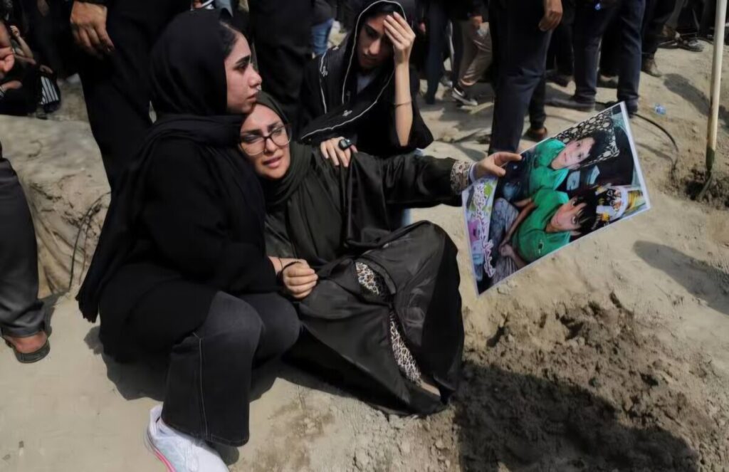 Iran : Le Monde confirme le carnage perpétré à Minab et enfonce les États-Unis ! Le quotidien français « Le Monde » apporte des preuves de la « probable » implication dans États-Unis dans ce carnage.