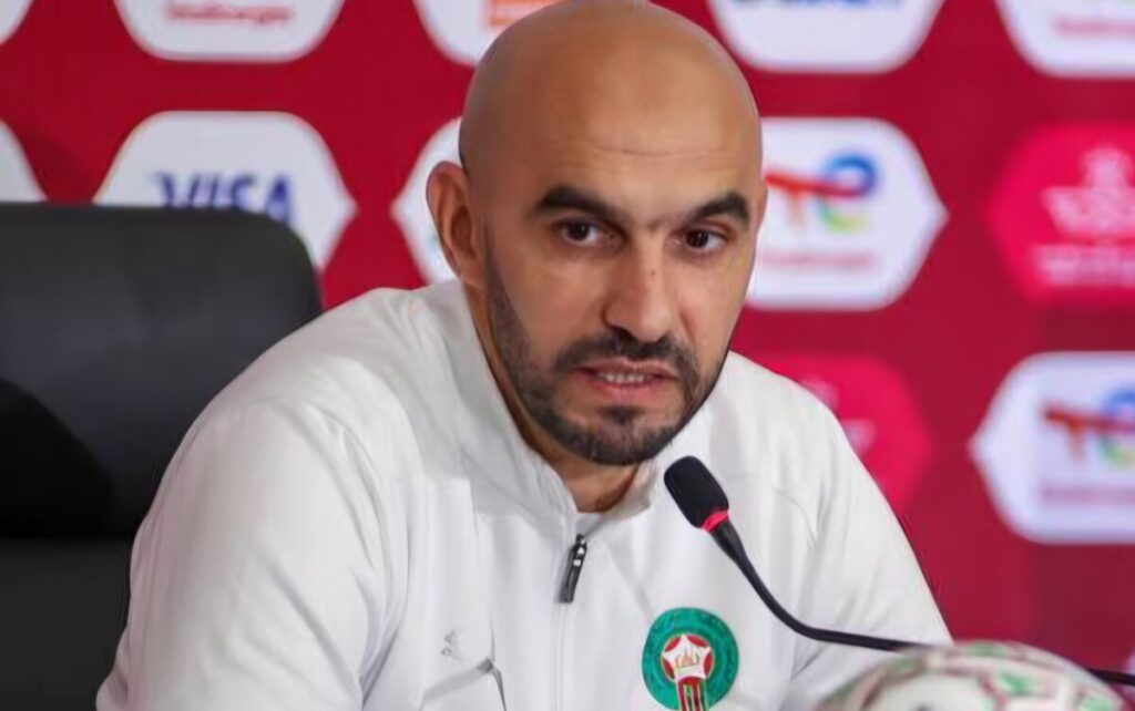 Maroc : Regragui s’en va, Ouahbi prend sa place Le désormais ex sélectionneur du Maroc, Walid Regragui, vient d'officialiser son départ de la barre technique des Lions de l'Atlas.