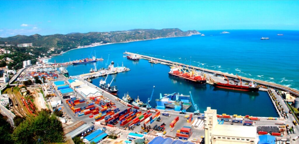 La nouvelle ligne reliera les îles italiennes de Sicile et Sardaigne au port de Skikda avec l'objectif de faire de cette dernière un hub stratégique.