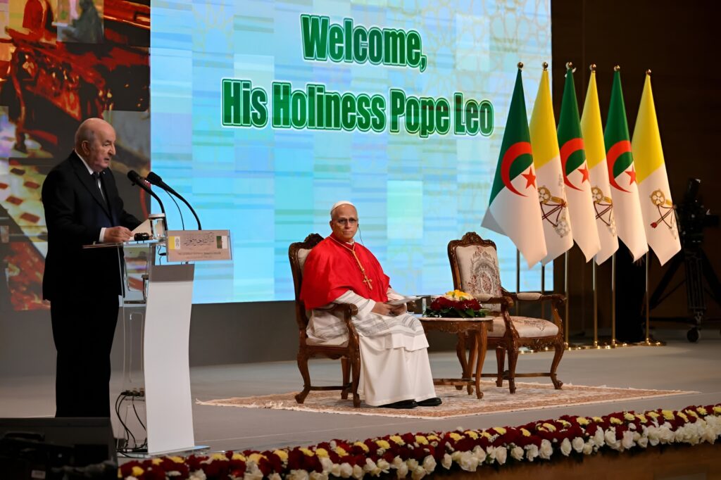 le président Tebboune, a mis en exergue le « cachet historique » du souverain pontife. 