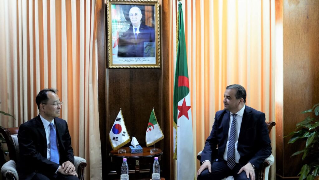 L'Algérie se positionne comme un acteur clé, voire incontournable dans un contexte énergétique tendu où les hydrocarbures se raréfient.