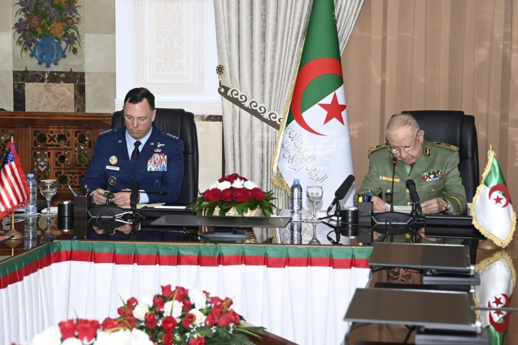 Le Général d’Armée Saïd Chanegriha, Chef d’État-Major de l’Armée Nationale Populaire (ANP), a reçu ce mardi 28 avril 2026, au siège de l’État-Major le Général d’Armée Dagvin Anderson, Commandant de l’US Africa Command (AFRICOM).