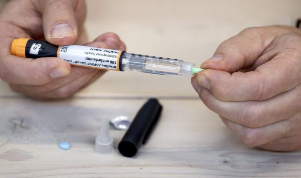 les laboratoires Frater-Razes et Sanofi Algérie ont officialisé, ce mercredi 29 avril 2026, un partenariat stratégique destiné à produire localement des insulines innovantes.