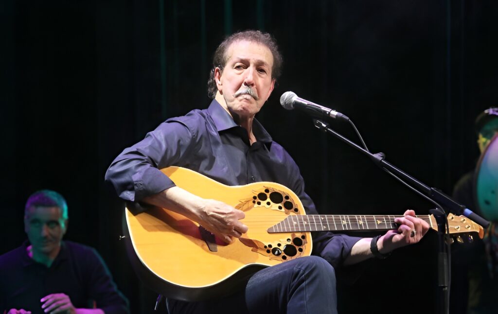 Lounis Ait Menguellet Une vie, des œuvres, une légende !