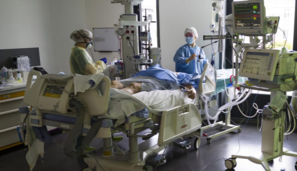 L'Algérie mise désormais l'autonomie sanitaire afin de ne plus être tributaire des systèmes médicaux étrangers, notamment français.