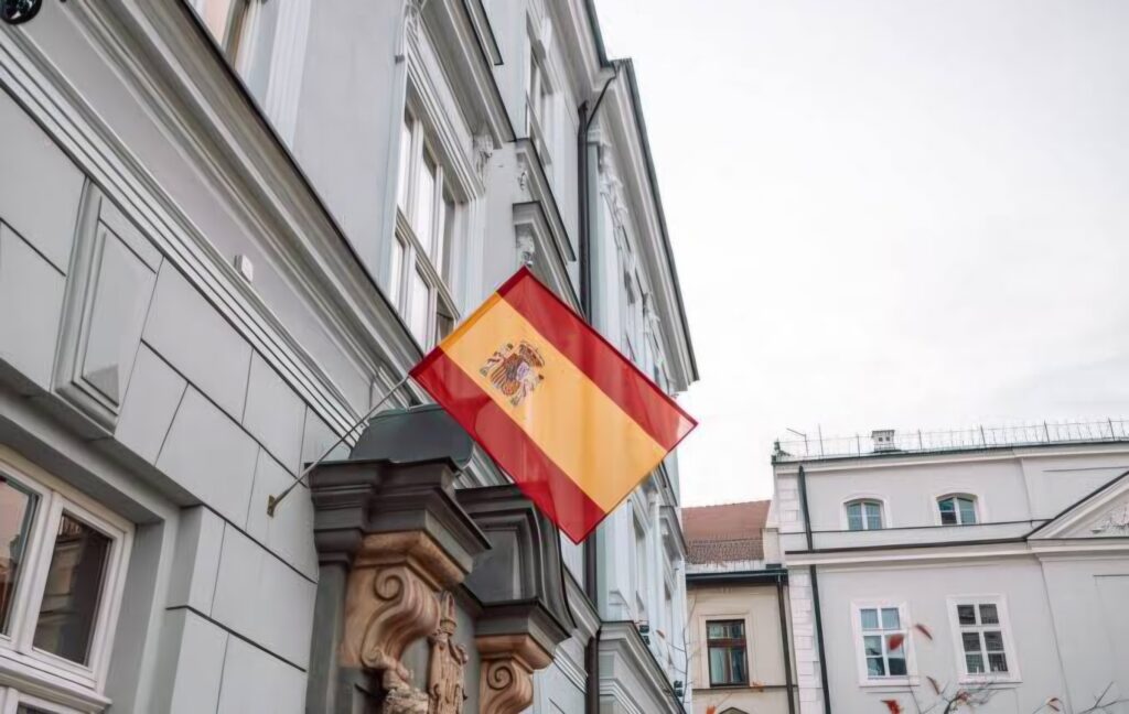 Visas Schengen contre 25 000 € : le vice-consul espagnol en Algérie arrêté pour corruption