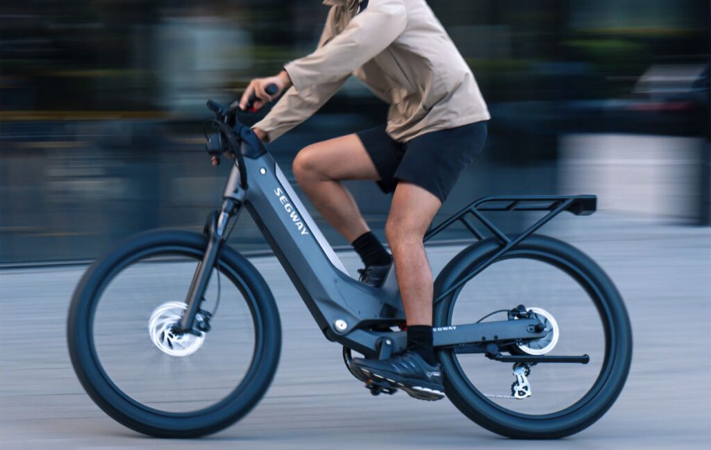 Beaucoup d'Algériens croient que les vélos électriques se conduisent sans aucun document officiel. C'est une idée reçue qui peut coûter cher.