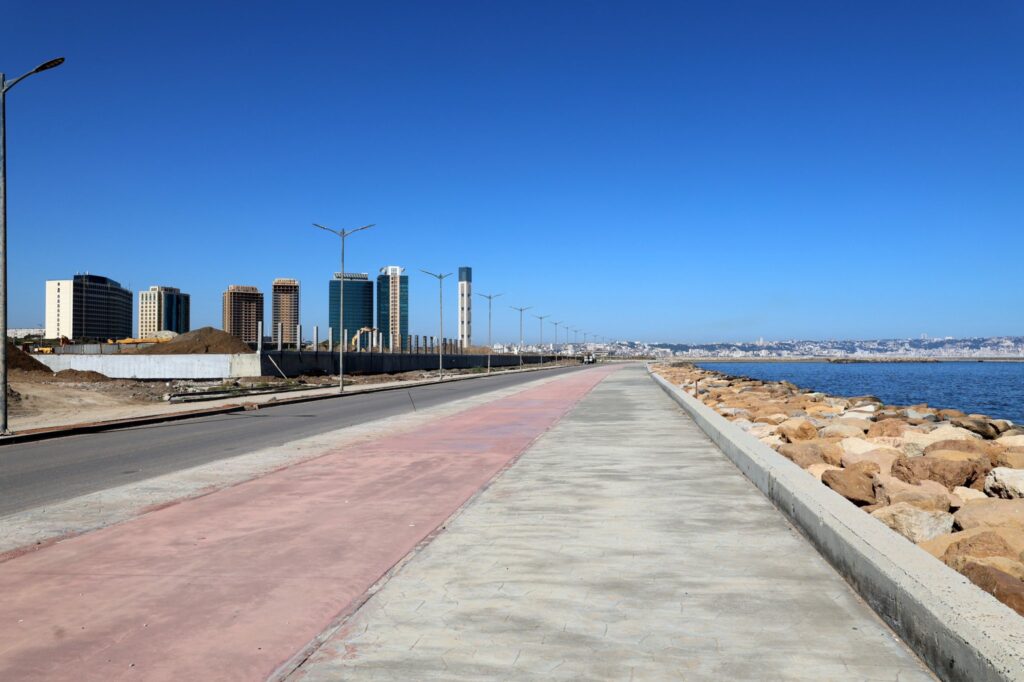 Alger se réinvente : une « Promenade » de 14,5 km pour transformer l’est de la capitale Dans le cadre du « Plan Bleu », la wilaya d'Alger accélère la réalisation d'un axe touristique majeur reliant l'oued El Harrach à Tamentfoust.