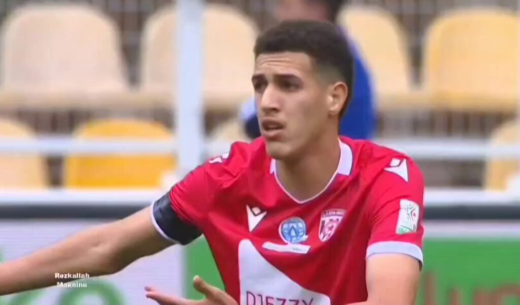 Mercato : La JSK tient sa première recrue de l’été La JS Kabylie (JSK) tient déjà sa première recrue estivale avec Badis Bouamama, considéré comme l’une des révélations du championnat.