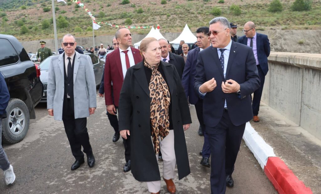 Eau potable : l’Algérie déploie un plan d’urgence pour sécuriser l’été et l’Aïd El-Adha Face aux défis climatiques, le ministre de l’Hydraulique, M.Lounès Bouzegza, a annoncé depuis Bouira une série de mesures radicales pour garantir l'accès à l'eau potable