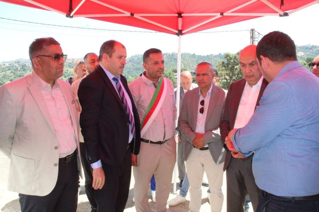 Tizi-Ouzou : Urgence signalée pour l’alimentation en eau potable avant l’été Face à l'urgence de garantir la disponibilité de l'eau potable à Tizi-Ouzou avant la saison estivale, le wali Aboubakr Seddik-Boucetta a tapé du poing sur la table