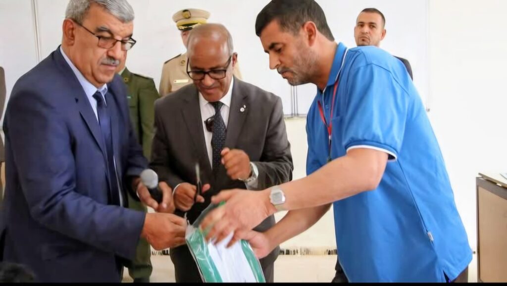 C’est à partir du Lycée « Moudjahid Mohamed Bakraoui » de Hassi El Gara, que le wali d’El Menéa, Mokhtar Benmalek a lancé les épeuves du BEM