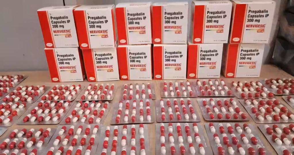 Trafic de psychotropes : les Douanes frappent fort à Laghouat et Ghardaïa Un coup de filet judiciaire majeur a été annoncé ce dimanche 10 mai 2026, par le tribunal de Sidi M'hamed à Alger.