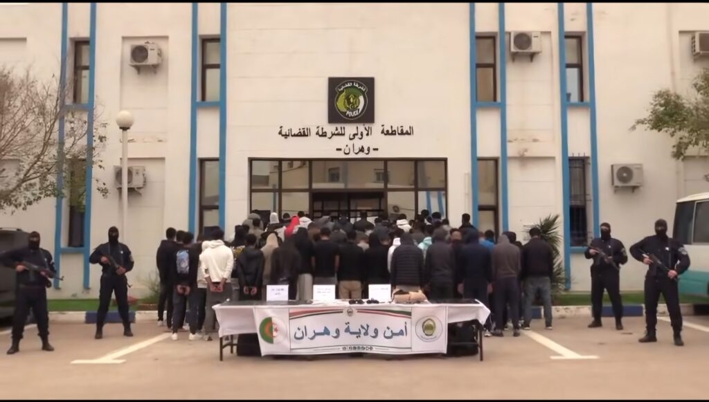 Oran : 67 Marocains et 10 passeurs arrêtés lors d'une opération spectaculaire
