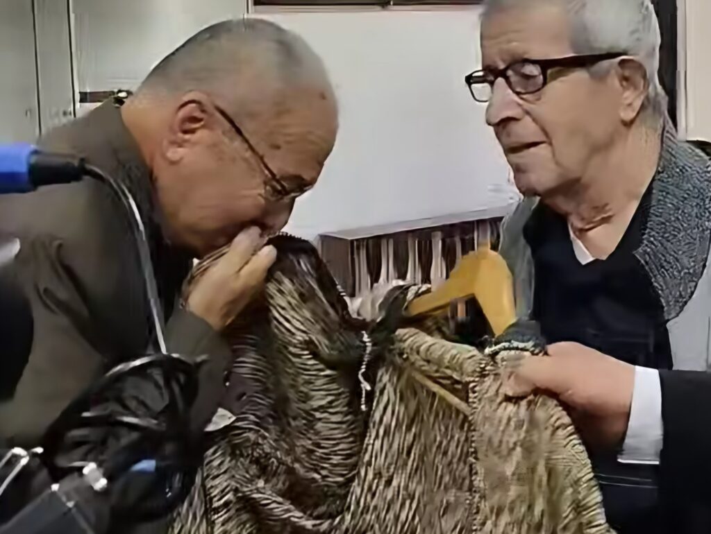 Soixante-huit ans après, la qachabia du colonel chahid Amirouche Aït Hamouda regagne enfin la terre qui l'a vu naître.