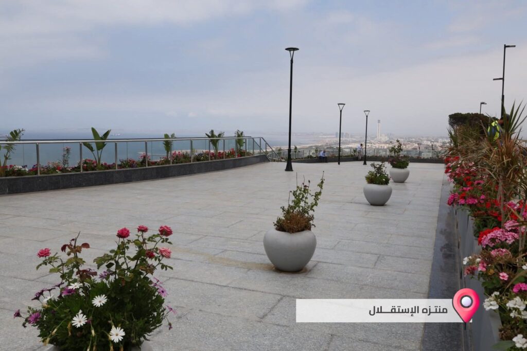 Alger : la Promenade de l'Indépendance s'affiche ( images ) 8 1000154497