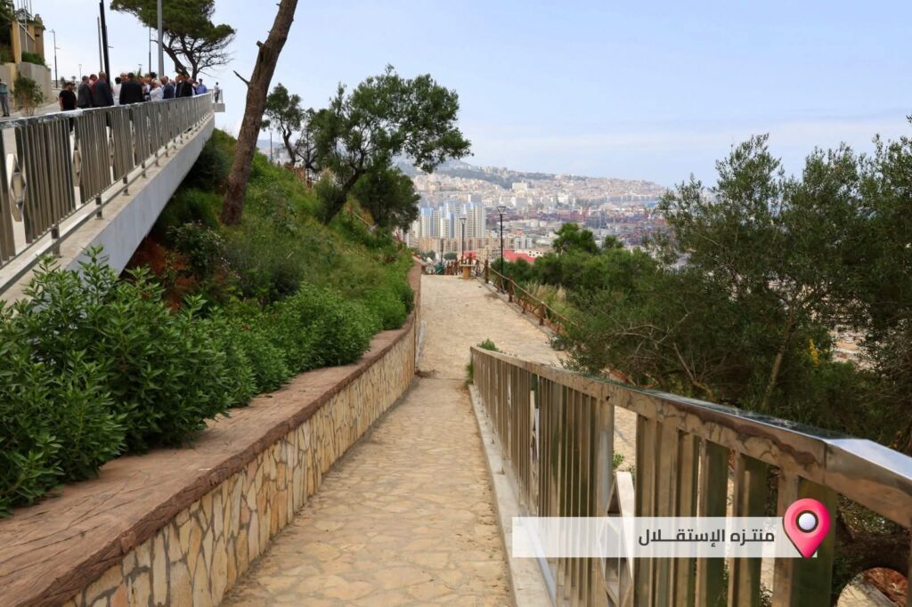 Alger : la Promenade de l'Indépendance s'affiche ( images ) 5 1000154500