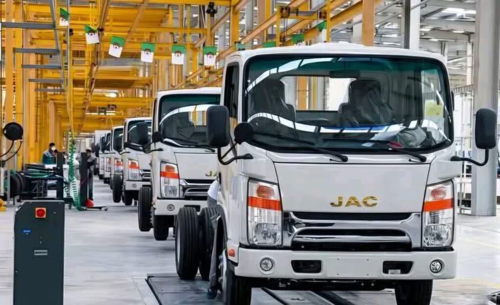 l'usine Emin Auto d'Aïn Témouchent s'apprête à inonder le marché national avec ses premiers véhicules utilitaires JAC fabriqués localement.