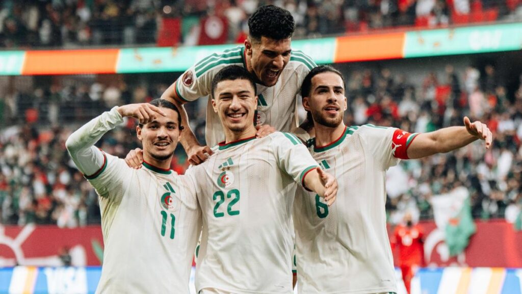 Longtemps bousculée par les Pays-Bas à Rotterdam, l’équipe d’Algérie a finalement renversé le scénario grâce à un éclair de génie d’Anis Hadj Moussa.