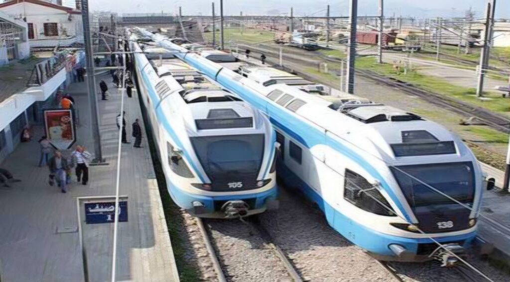 Le projet de réalisation de la ligne ferroviaire reliant la zone industrielle Aïssat Idir (Oued Aïssi) à la commune d'Azazga.