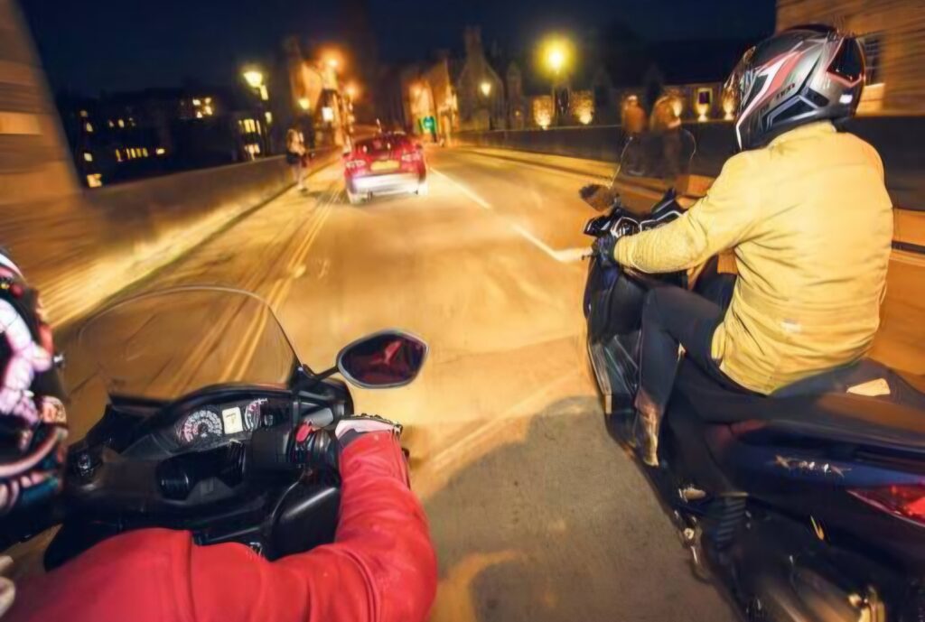 Motos interdites la nuit à Oran : tout savoir sur le nouvel arrêté. Circulation bannie de 22h à 7h et 15 jours de fourrière pour les contrevenants