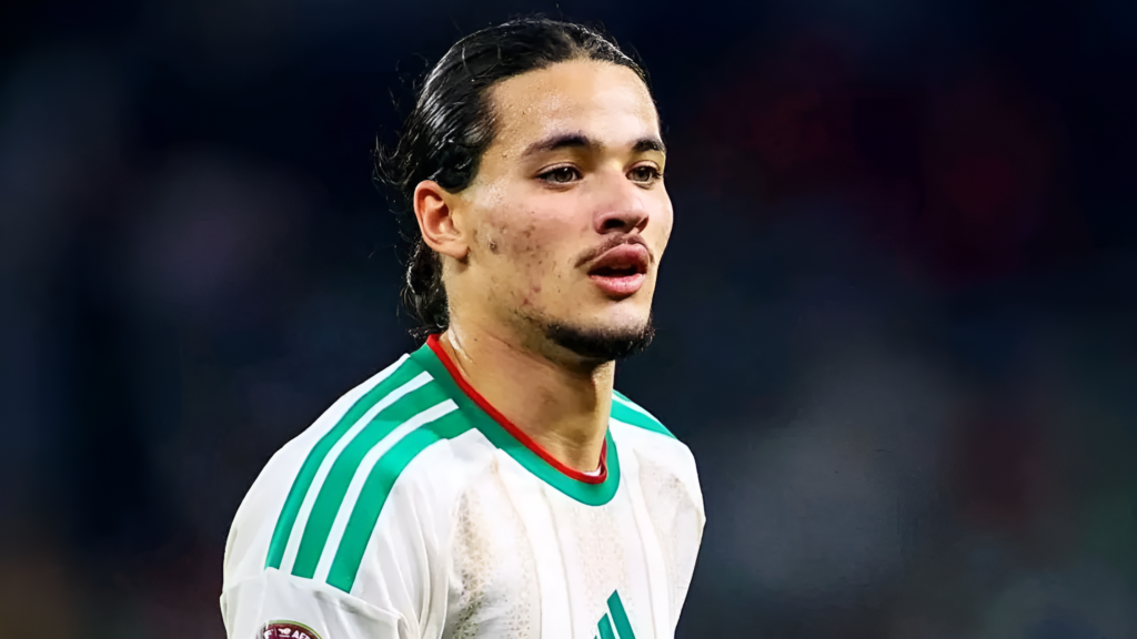Brillant avec Feyenoord et actuellement concentré sur la Coupe du Monde 2026 avec l’Algérie, Anis Hadj Moussa suscite un vif intérêt sur le marché des transferts.