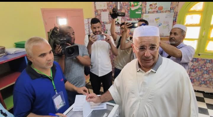 Élections législatives à Ghardaïa : Le wali et Brahim Boughali ont accompli leur devoir électoral 1 1000158368