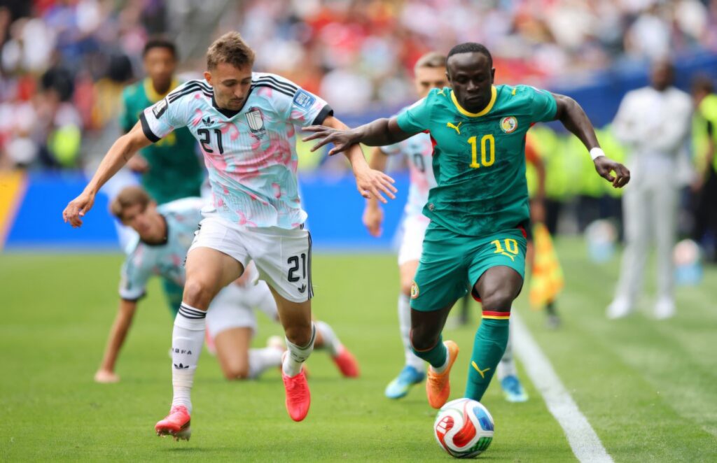 Coupe du Monde 2026 : Au bout du suspense, la Belgique renverse le Sénégal et file en 8es ! 1852147 le belge timothy castagne au duel avec le senegalais sadio mane en seiziemes de finale de la coupe du monde le 1er juillet 2026 a seattle