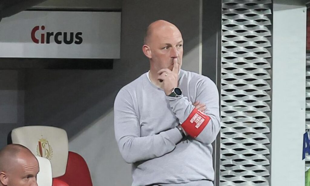 Mercato JSK : Geoffrey Valenne renforce le staff technique de l’équipe première La JS Kabylie officialise la venue de Geoffrey Valenne. Fort de son expérience, le technicien intègre le staff des Canaris comme entraîneur adjoint.