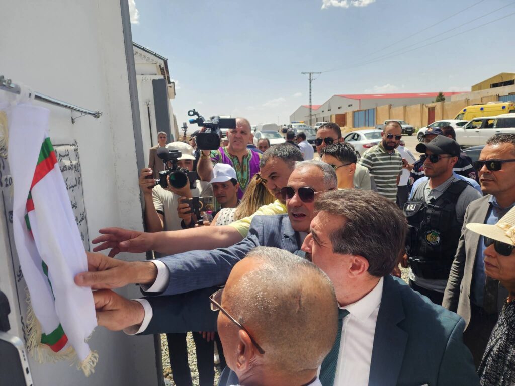 Bordj Bou Arréridj accélère sa transformation en un hub industriel incontournable en Algérie Découvrez la vague d'investissements à Bordj Bou Arréridj. Inaugurations, nouvelles usines et stratégie du Wali pour faire de la wilaya le hub industriel de l'Algérie.