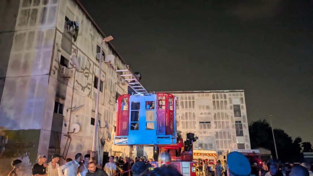 Drame évité de justesse à Alger : un violent incendie ravage un appartement à Bir Mourad Raïs Catastrophe évitée de justesse à Alger ! Un grave incendie a ravagé un appartement à Guet de Constantine ( Bir Mourad Raïs).