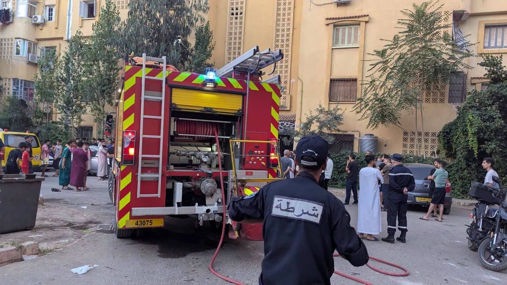 Un violent incendie s'est déclaré cette nuit à Médéa dans un bâtiment résidentiel. 13 personnes ont été intoxiquées par les fumées.