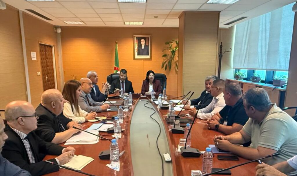 l'Algérie mise sur la disponibilité continue du lait UHT et une intégration nationale à 100%. Découvrez le plan du ministère.