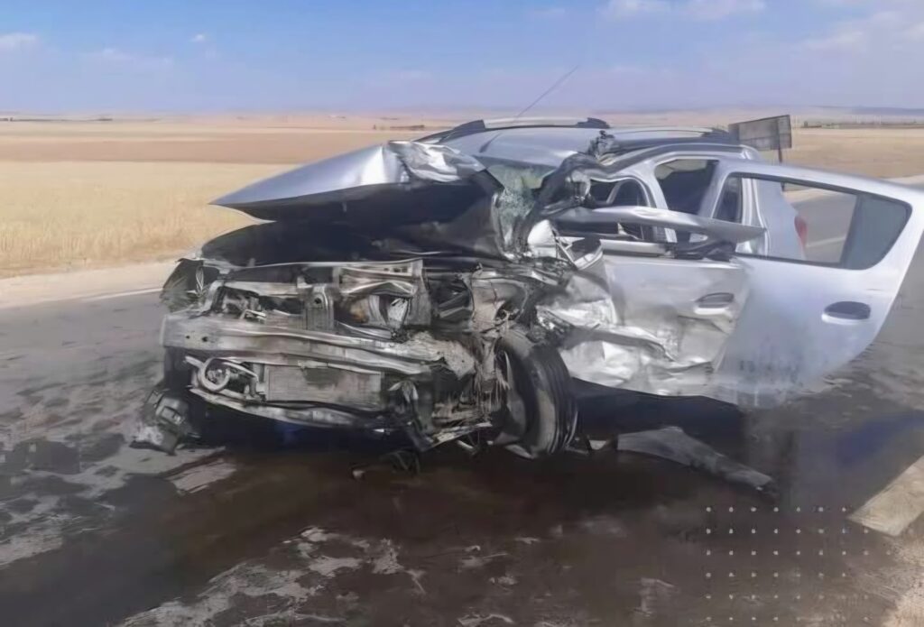 Le terrorisme routier frappe à Tébessa : un lourd bilan à déplorer terrorisme routier frappe à Tébessa (RN 117) : 3 morts et 9 blessés dans une collision, le même jour que la tragédie de Boumerdès. Récit et bilan.