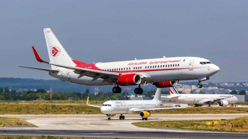 Air Algérie : Cap sur Berlin, Varsovie et une expansion mondiale historique Air Algérie accélère son expansion internationale ! Découvrez les nouvelles lignes prévues vers Berlin, Varsovie et l'Afrique pour renforcer son réseau.