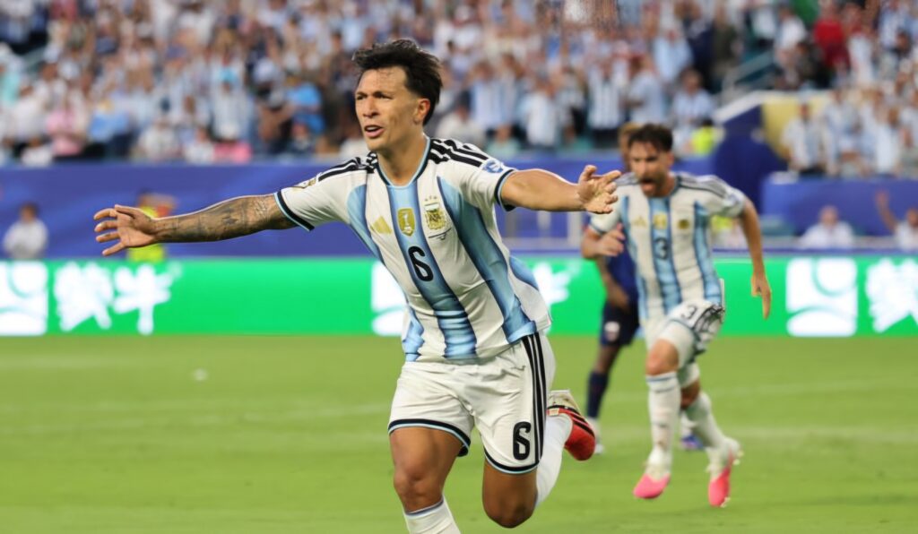 Mondial 2026 : le Cap-Vert bouscule l’Argentine avant de céder en prolongation (3-2) Les Requins Bleus du Cap-Vert, ont fait vivre un véritable calvaire à la bande de Messi en seizièmes de finale.