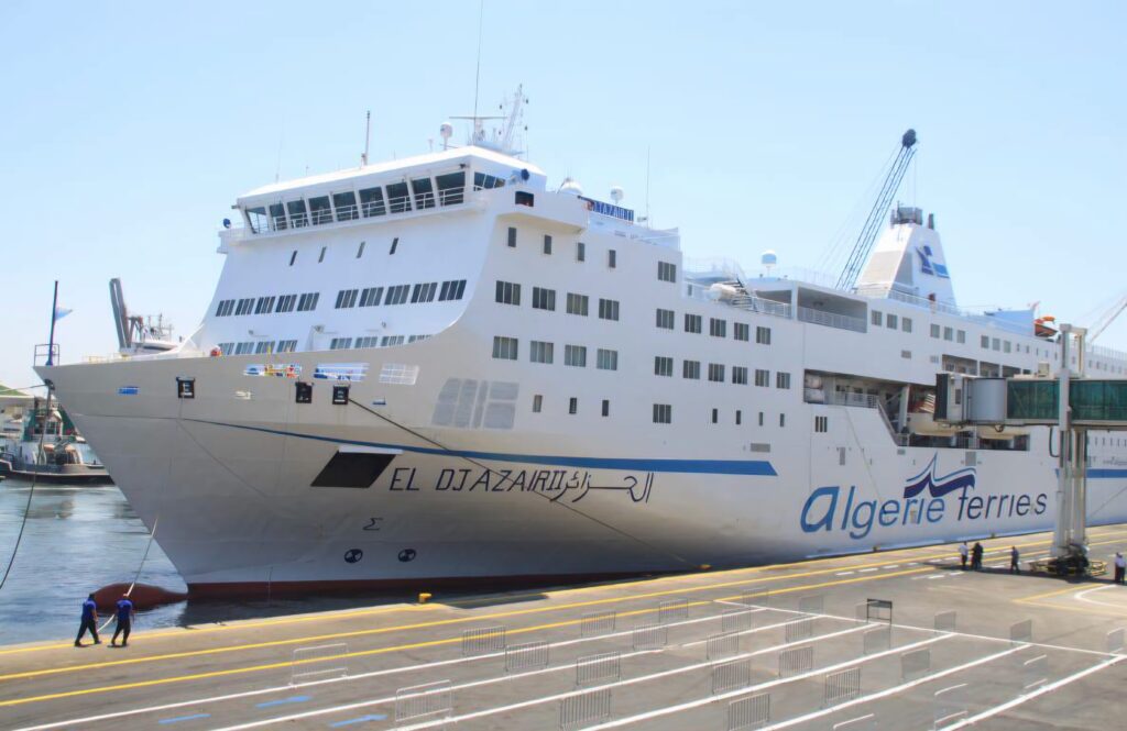 Algérie Ferries a inauguré ce vendredi 10 juillet la ligne maritime Annaba - Marseille. Découvrez le bilan de cette première traversée réussie du Djazair II.