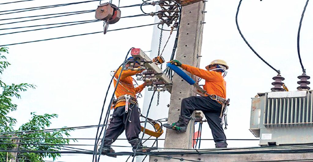Canicule extrême en Algérie : Tizi-Ouzou suffoque sous les coupures d’électricité Face à la canicule à 46°C en Algérie, la wilaya de Tizi-Ouzou suffoque. Coupures d'électricité massives, pénurie d'eau : le cri de détresse d'Aït Yahia Moussa et M'kira.