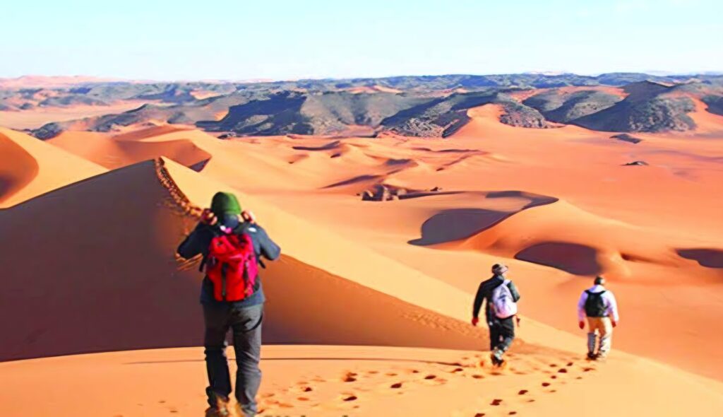Tourisme saharien : l’Algérie accélère la simplification des visas pour booster l’attractivité du Sud Près de 39 000 touristes ont profité du visa à l'arrivée dans le Sud algérien. Houria Meddahi dévoile un plan en 6 axes pour booster le tourisme saharien.