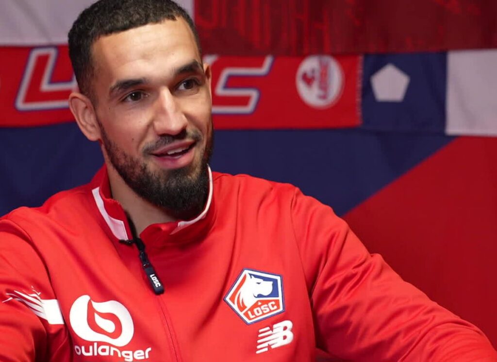 Libre depuis juin, Nabil Bentaleb pourrait prolonger son aventure au LOSC, où les discussions se poursuivent et une réponse est attendue rapidement.