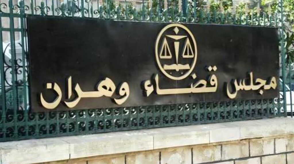 Découvrez comment un faux général de l'armée a réussi à détourner 1,5 milliard de centimes à Oran