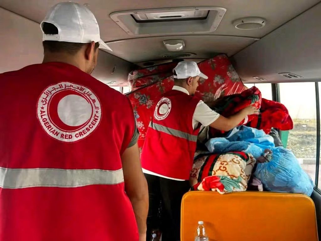 Incendies en Algérie : la solidarité nationale au secours des sinistrés, de Jijel à la Kabylie 2 1000167530