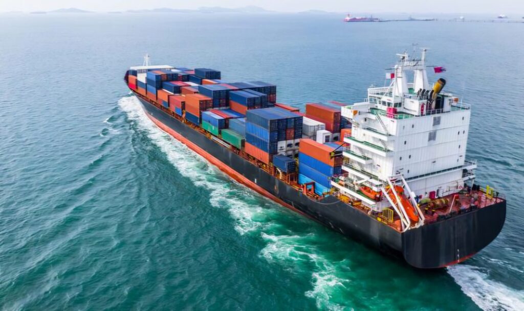 Contournant le détroit d'Ormuz, l'Inde accélère ses importations d'urée depuis l'Algérie. Découvrez les enjeux géopolitiques de cet accord stratégique.