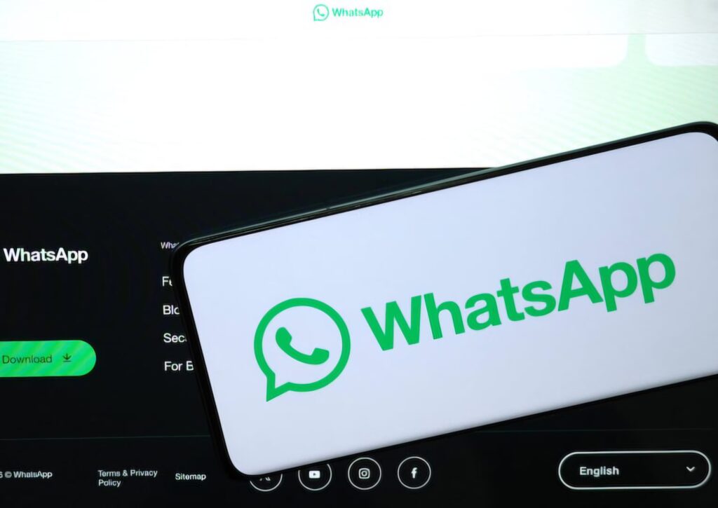 Meta déploie les noms d'utilisateur sur WhatsApp pour masquer les numéros. En Algérie, le ministère exige un numéro SIM vérifié pour chaque compte